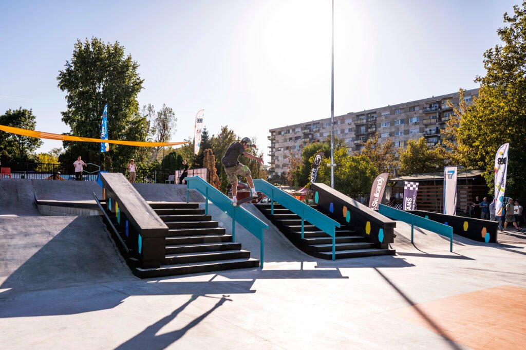 A World Skate minősítésű street pálya / the World Skate certified street course